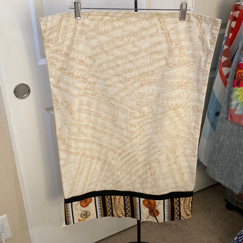 Hand Made Standard Musical Design Pillowcase